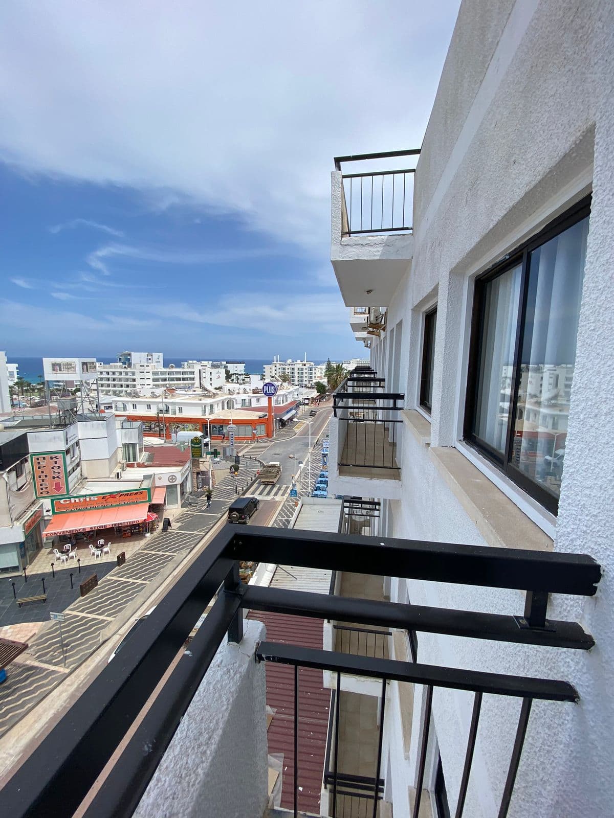 Flora Hotel Apts