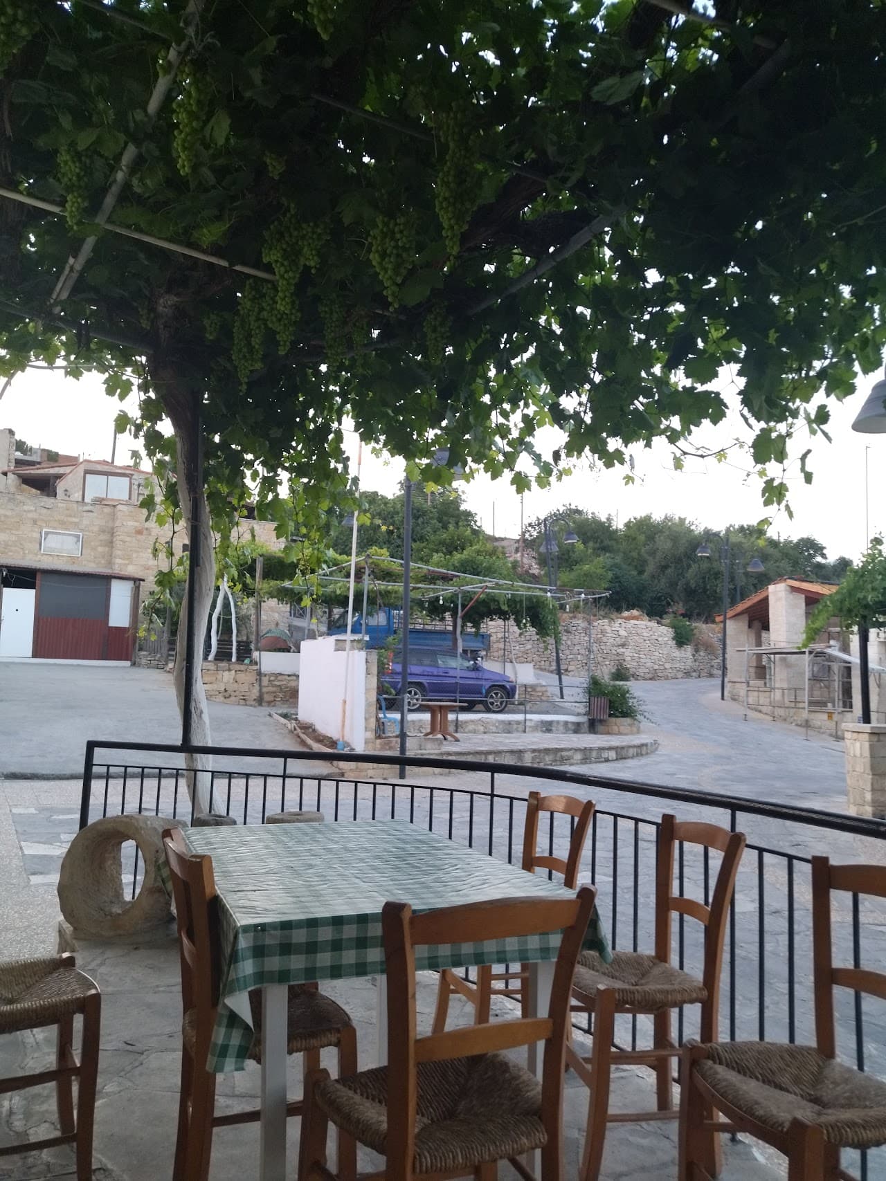 Linos Tavern